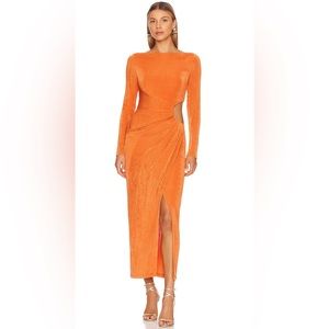 Great fall wedding dress in great condition - only worn once.